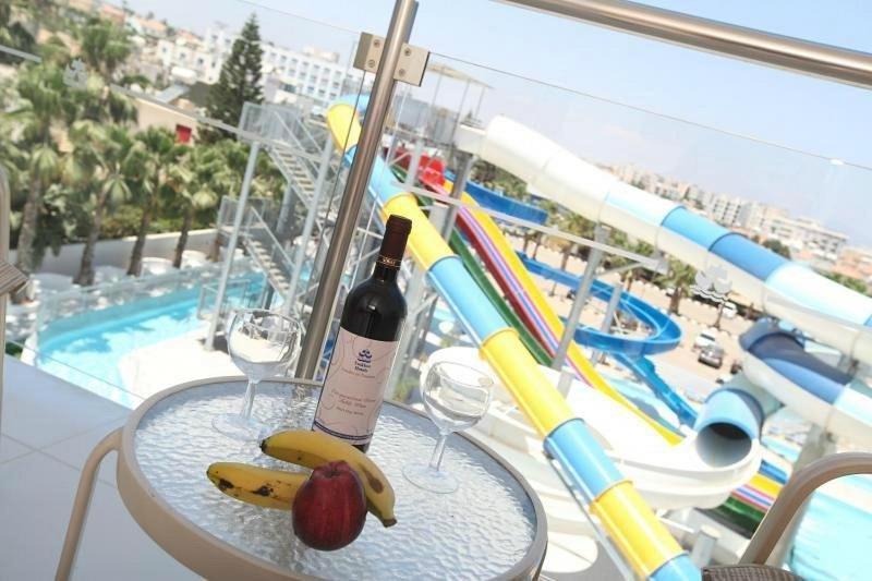 Anastasia Splash Residences Протарас Екстериор снимка